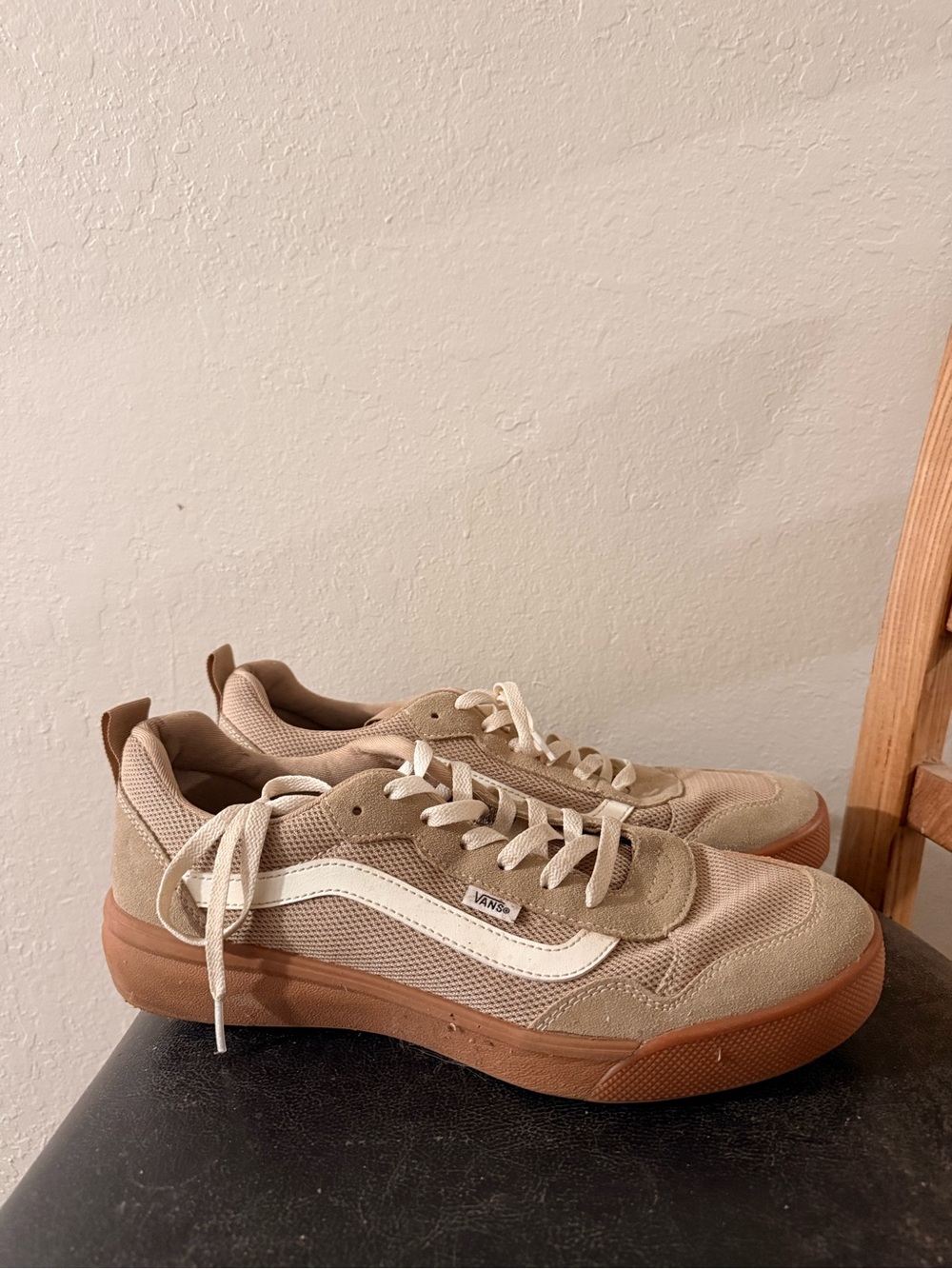 Vans Range EXP Men’s Sneakers – Tan/Beige – Excellent Condition